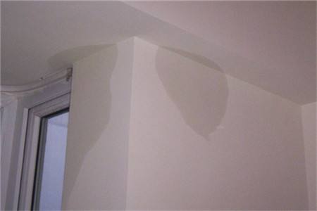 绥德楼下漏水一定是自己家水管漏水吗